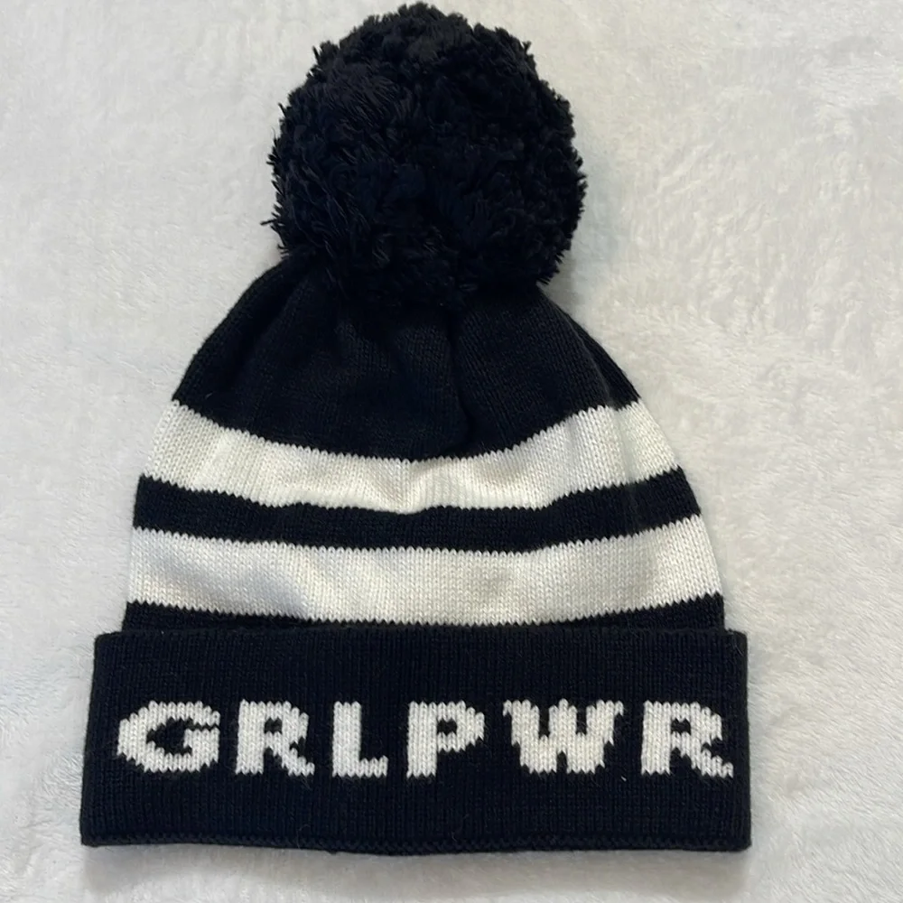 CRAZY 8 GRL PWR GIRLS CAP SIZE S , SWISS TECH GLOVES , GIRLS SIZE S.